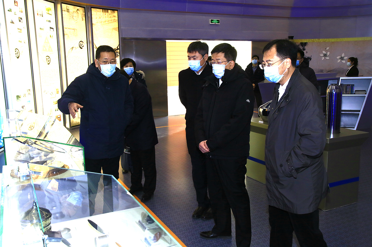 国资委党委委员、副主任任洪斌一行到有研集团怀柔科创园调研