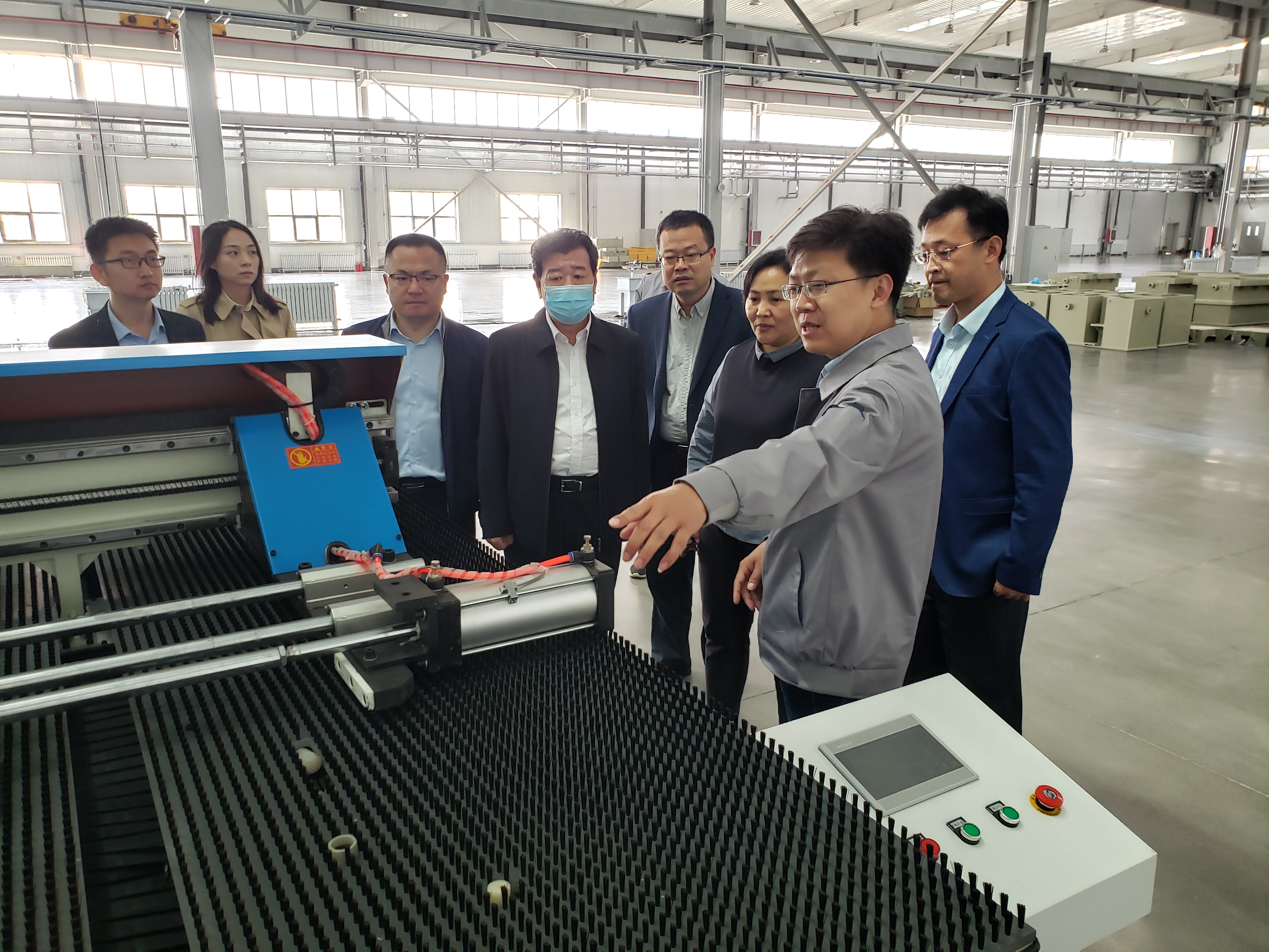 有研集团副总经理王臣赴山东国晶辉调研