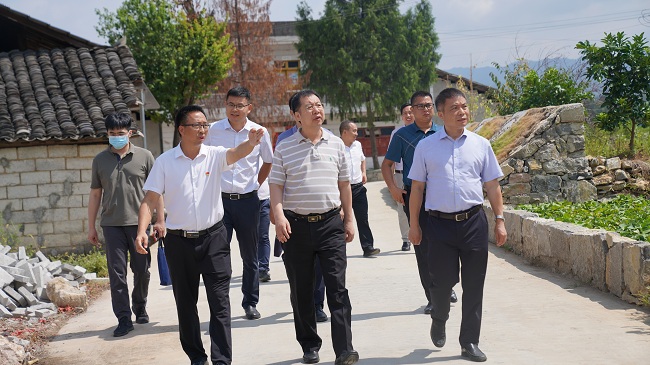 有研集团党委书记、董事长赵晓晨一行赴贵州省思南县调研定点帮扶工作