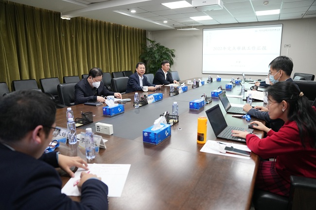 巨乳成人视频
召开定点帮扶工作领导小组专题会议