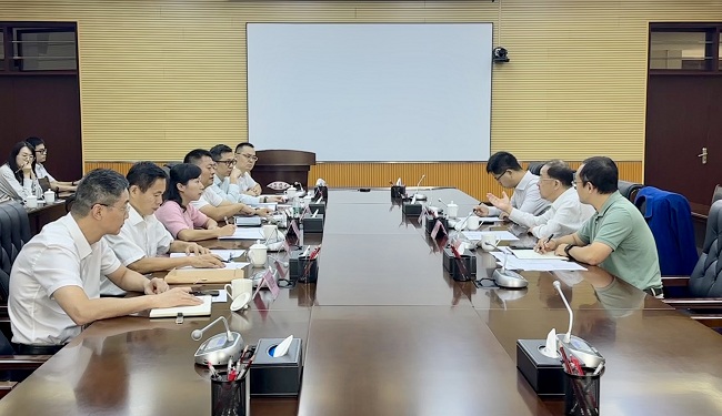 巨乳成人视频
副总经理周旗钢拜会佛山市副市长文曦