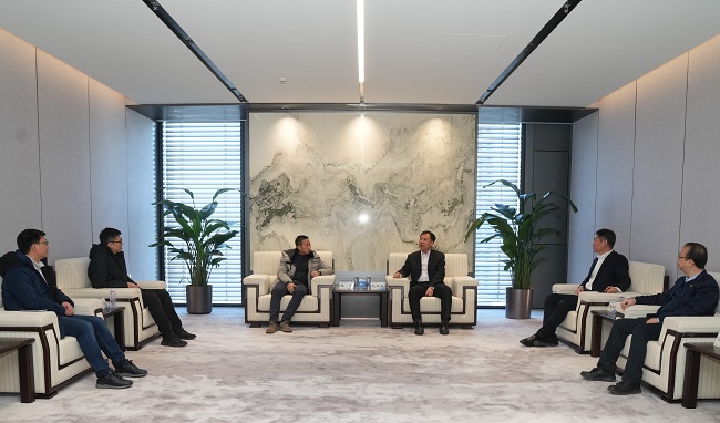 佛山市禅城区区长盘石一行到访巨乳成人视频
