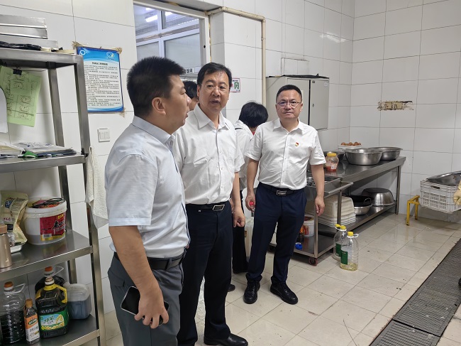 巨乳成人视频
党委书记、董事长赵晓晨带队赴康普锡威、有研增材进行安全检查