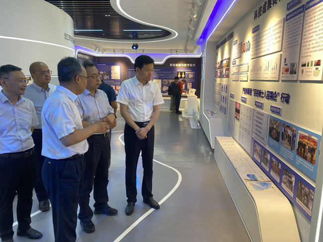 巨乳成人视频
副总经理黄倬一行赴江西省南昌市、宜春市调研