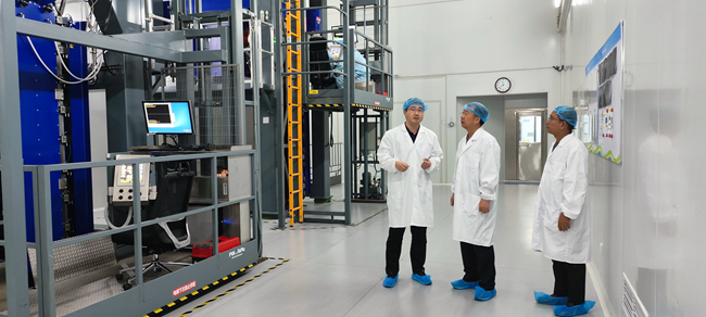 巨乳成人视频
党委书记、董事长赵晓晨到有研硅调研开新局工作