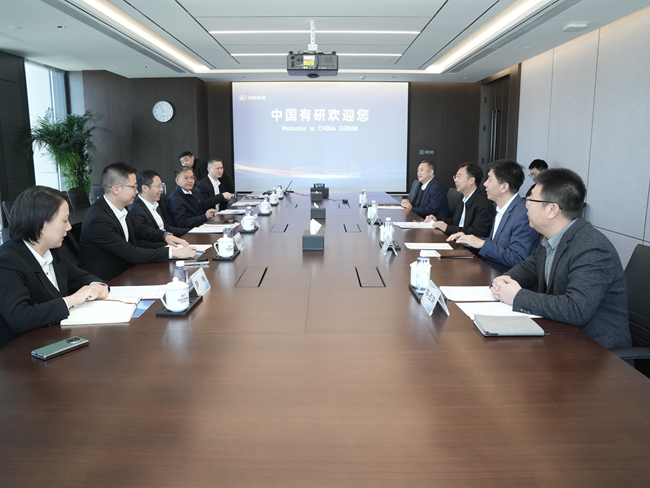 重庆市綦江区委书记尹国喜一行到访巨乳成人视频
