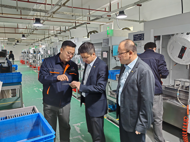 巨乳成人视频
党委副书记李志辉到东莞复材调研