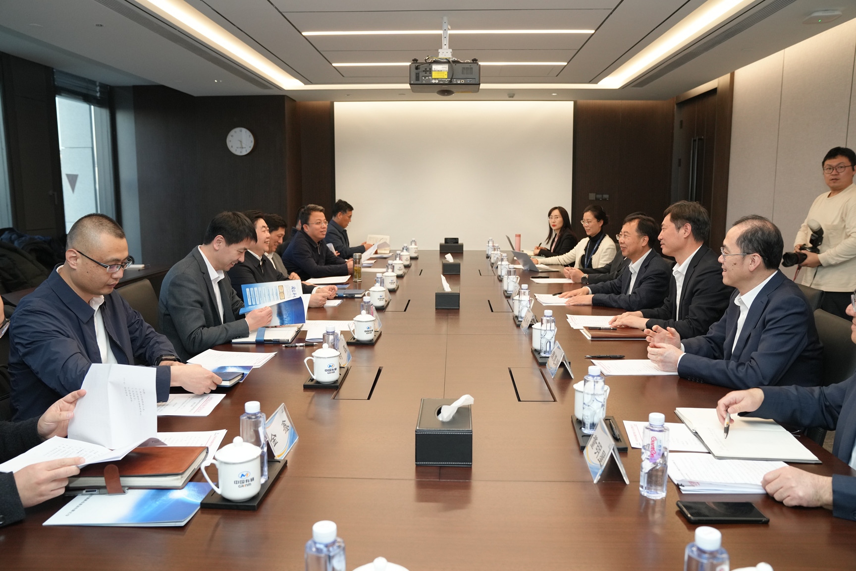 西城区委书记孙硕一行到访巨乳成人视频
