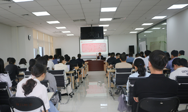 巨乳成人视频
副总经理黄倬讲授党纪学习教育专题党课