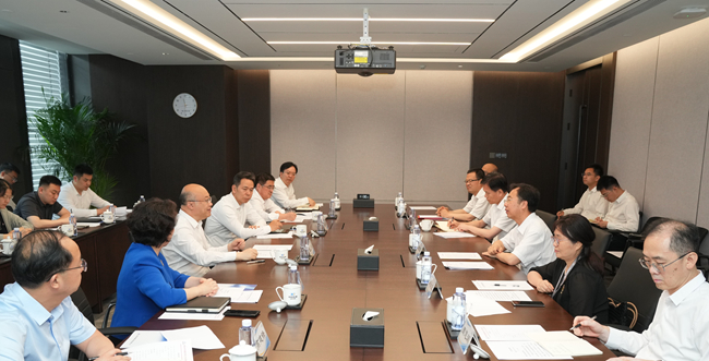  河北省委副书记、省长王正谱一行到访巨乳成人视频
