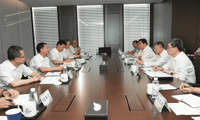 山东省副省长周立伟一行到访巨乳成人视频
