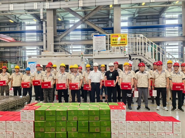 巨乳成人视频
工会组织开展一线送清凉、送安全活动