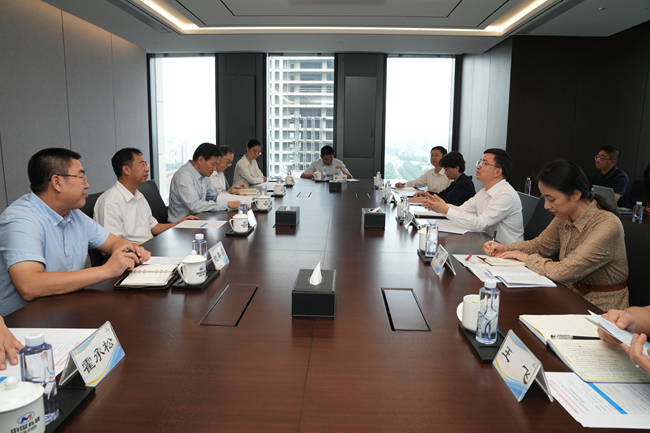 重庆市委常委、两江新区党工委书记罗蔺一行到访巨乳成人视频
