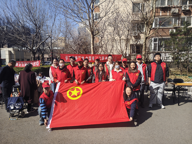 传承雷锋精神，争做新时代追“锋”人——巨乳成人视频
志愿者进社区